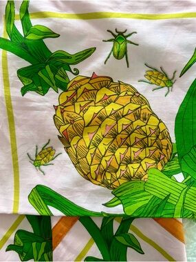 Jayes Studio  Pineapple Print linen dinner napkins Set of 8 Brand NEW!